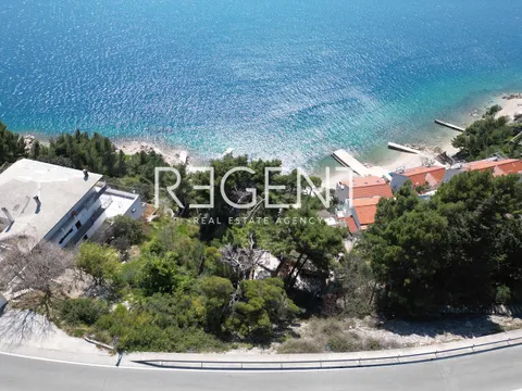 Omiš, Stanići - stavebný pozemok 1214 m2 s projektom