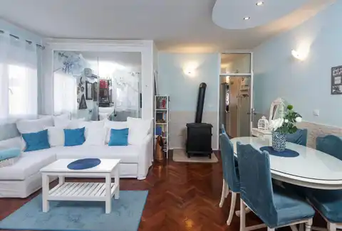 Split, Bačvice - Trzypokojowe mieszkanie z loggią