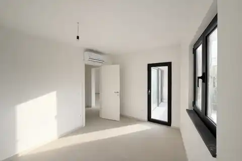 Makarska, Drvenik - Three-room apartment with a terrace in a new building near the sea