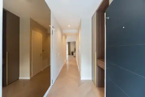 Šestine – ekskluzywne mieszkanie w willi miejskiej z prywatnym wejściem i garażem