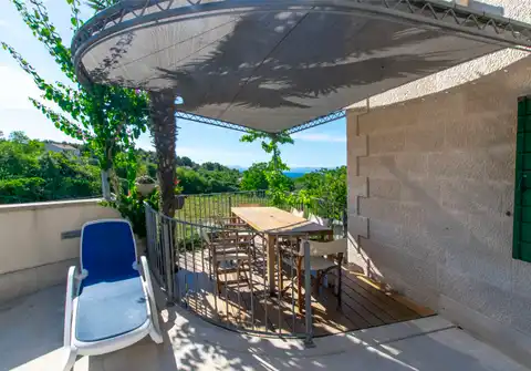 Brač, Mirca - kamenná vila s výhľadom na more, 300m2