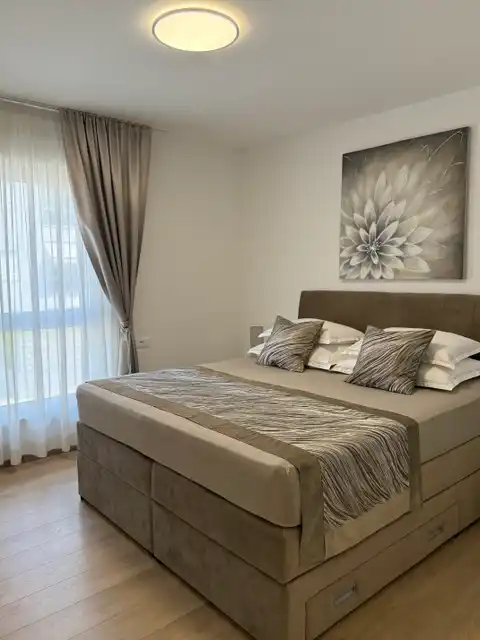 Split, Strožanac – For rent, three-room apartment 103 m² loggia jacuzzi parking