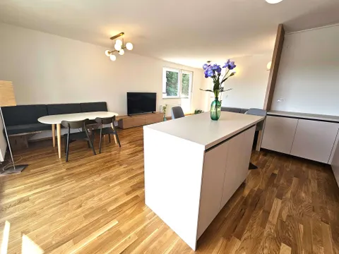 Zagabria, Pantovčak - Appartamento di quattro locali con terrazza + garage 118 m2, Primo affitto