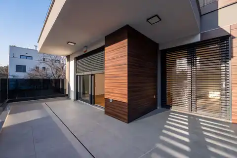 Загреб, Сребрняк – роскошная четырехкомнатная квартира