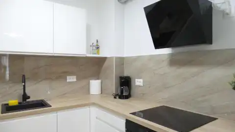 Split,Podstrana - Trosoban stan sa vrtom