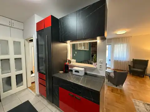 Zagabria, Mlinovi – appartamento trilocale con balcone al piano terra