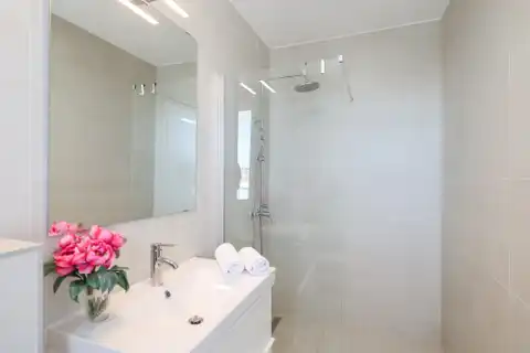 Privlaka - Dom szeregowy z basenem i tarasem na dachu.