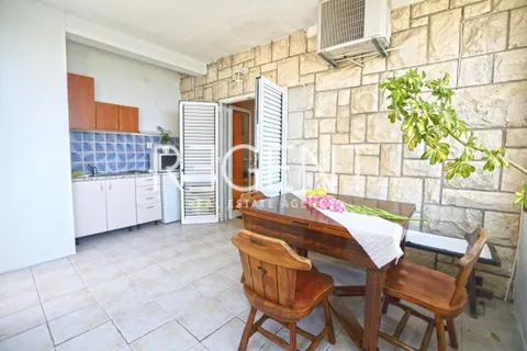 Hvar - Vila prvý rad pri mori