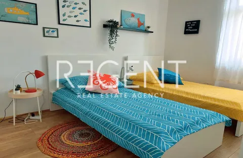 Split, Spinut - dvosobno stanovanje na frekventni lokaciji, 58 m2