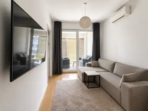 Split, Žnjan - Dvojizbový byt s loggiou a výhľadom na more PRENÁJOM