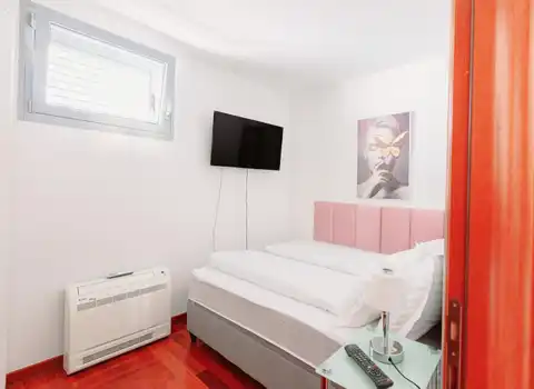 Split, Firule - Dvosoban stan s loggiom i pogledom na more