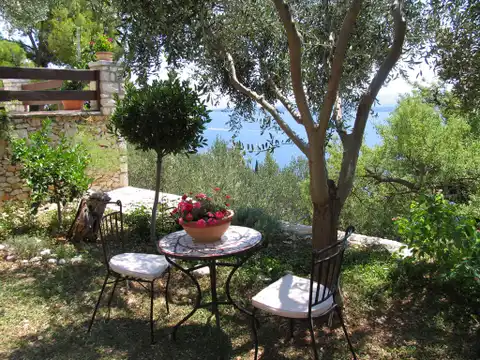 Brač, Bol - Kamena kuća sa četiri apartmana