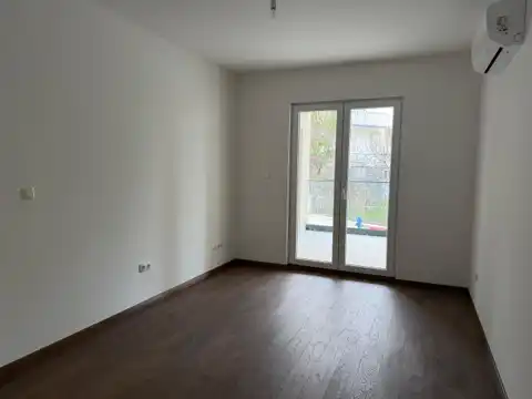 Čiovo, Okrug Gornji - Appartement une chambre, premier rang face à la mer