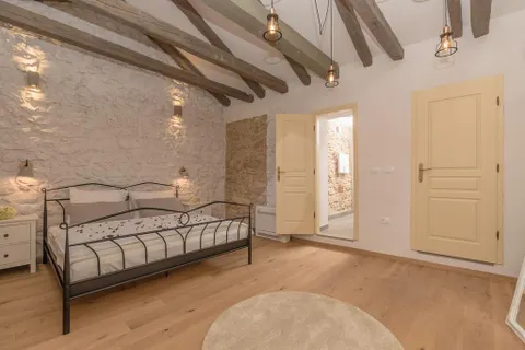 Crikvenica - Bajkovita kamena vila 200 m2