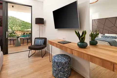 Trogir, Marina - Vila 400 m², 4 pokoje, bazén 30 m², 150 m od moře