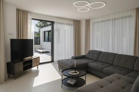 Šolta, Rogač – Moderna vila s bazenom, wellnessom, saunom i teretanom