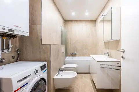 Zagreb, Centar - Četverosoban stan s parkingom, prvi najam