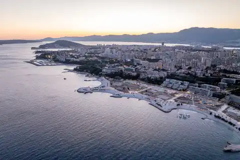 Split, Žnjan - Three-room apartment with a loggia and sea view