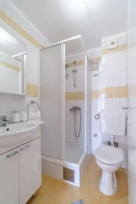 Brač, Sutivan - Kamena kuća