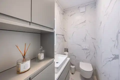 Záhřeb, Jelenovac – Moderní třípokojový byt s velkou terasou a garáží