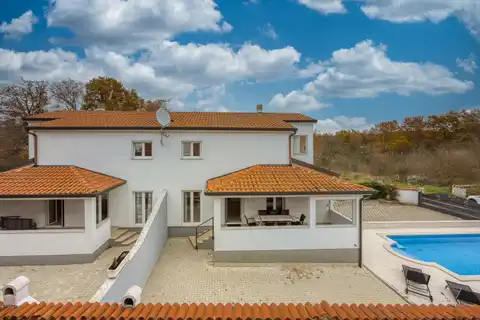 Parenzo, Vežnaveri – casa con due appartamenti