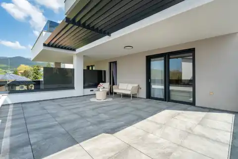 Šestine – ekskluzywne mieszkanie w willi miejskiej z prywatnym wejściem i garażem