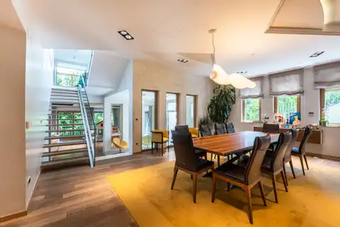 Kuća 376 m², Gornje Prekrižje — parcela 704 m²