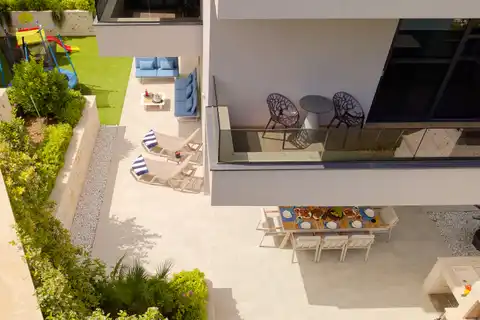 Trogir, Marina - Vila 400 m², 4 pokoje, bazén 30 m², 150 m od moře