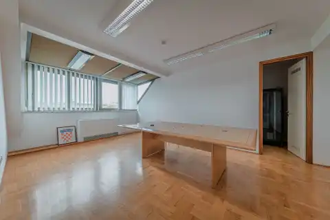 Sveta Nedelja - Komerčný priestor 1600 m2