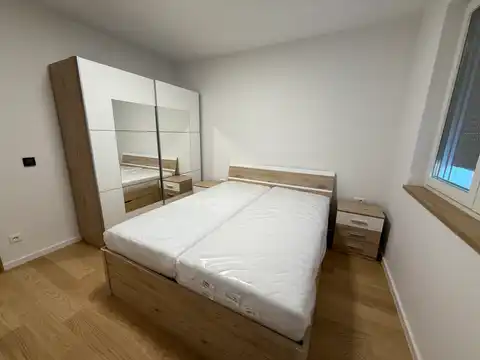 Záhřeb, Gračani – třípokojový byt se zahradou a garáží