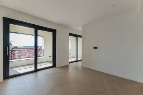 Zagreb, Nova cesta — četverosoban dvoetažni stan 164 m² s dvije garaže