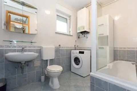 Zagreb, Maksimir - Dvosoban stan u urbanoj vili s parkingom