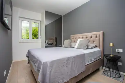 Split, Žnjan - Dvosoban stan sa loggiom i pogledom na more