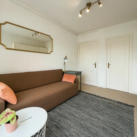 Zagreb, Kvaternikov trg – šarmantan stan od 30 m² s terasom za najam