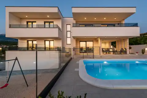 Zadar, Rovanjska – villa de 220 m², piscine et vue sur la mer
