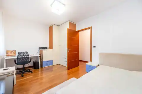 Zagreb, Sestine - Exklusives Penthouse in einer Stadtvilla, 123m2 zur Miete