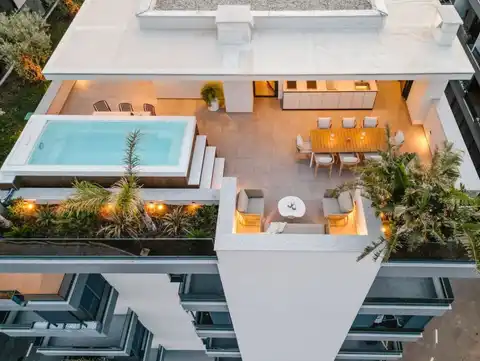 Split, Sirobuja - Trosobni penthouse sa bazenom