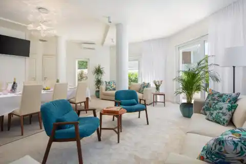 Brač - Moderna vila prvi red uz more