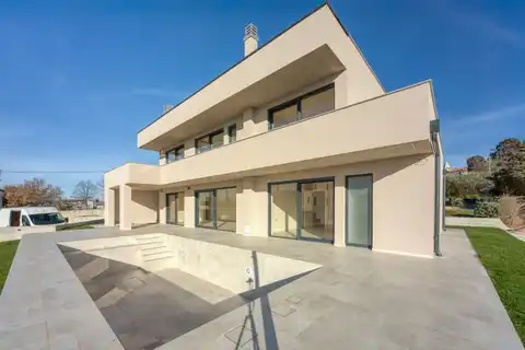 Poreč – Moderna vila s krovnom terasom