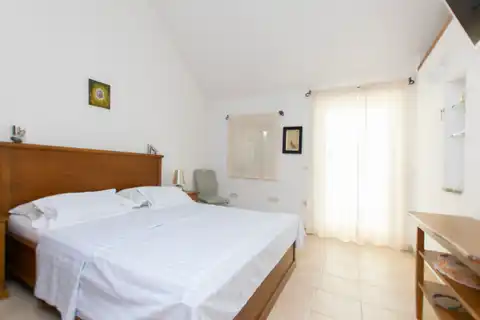 Brač, Mirca - kamenná vila s výhľadom na more, 300m2