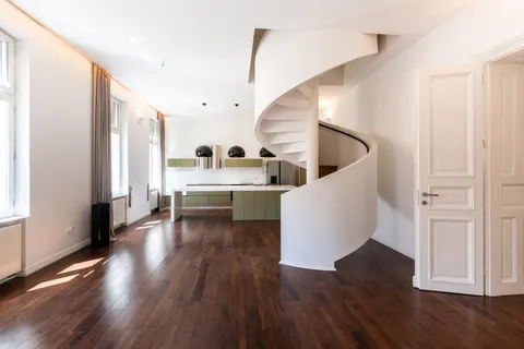 Zagreb, Centar – Luksuzan dvoetažni stan na Tomislavom trgu, 181 m²