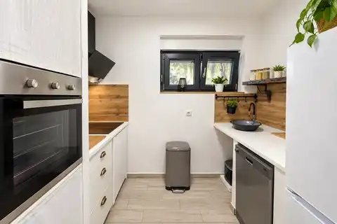 Rakovica, Plitvice – samostatný dům 115 m², pozemek 1500 m²