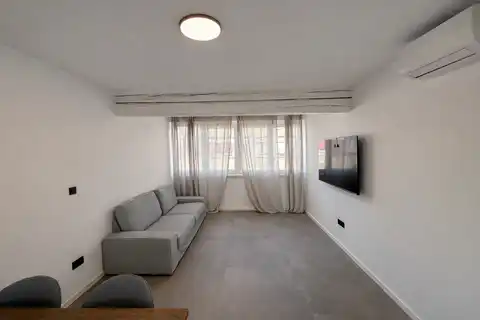 Zagreb, Centar - Trosoban renoviran stan za najam s parkingom