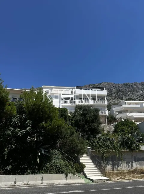 Omiš, Lokva Rogoznica - Stan prvi red uz more 41 m2
