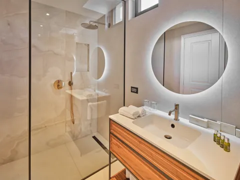 Trogir - Moderna villa s pogledom na more 341 m2