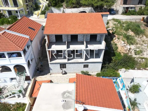 Vis, casa in costruzione con vista aperta sul mare