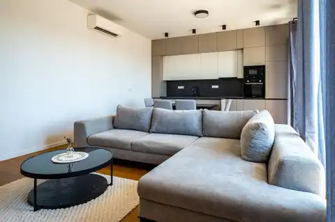 Zagreb, Maksimir — Penthouse 98 m² for rent, 2 garage spaces
