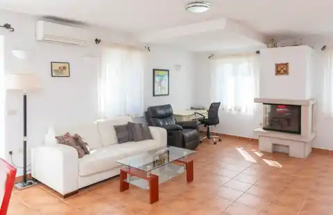 Brač, Mirca - kamenná vila s výhľadom na more, 300m2