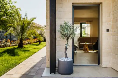 Istra, Tar – Moderna vila s bazenom u centru grada