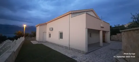 Zara, Ražanac - splendida casa di 220 m2 su un terreno di 477 m2 in vendita